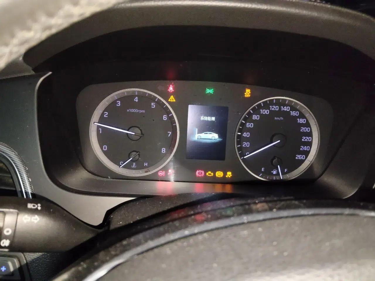 Hyundai Sonata 2015 1.6T GLS Smart Model — миниатюра 12