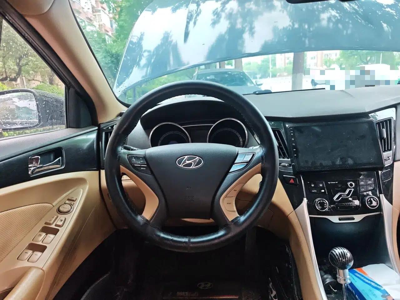 Hyundai Sonata 2011 2.0L Automatic Prestige Edition — миниатюра 11
