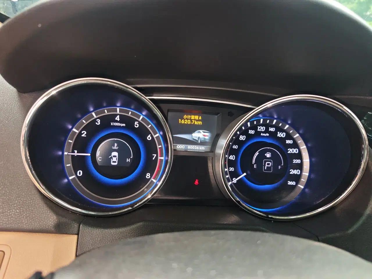 Hyundai Sonata 2011 2.0L Automatic Prestige Edition — миниатюра 12