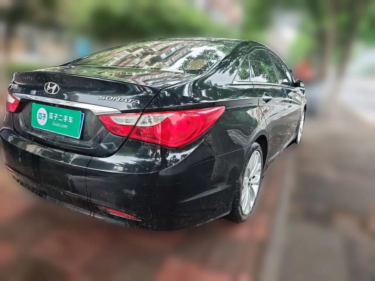 Hyundai Sonata 2011 2.0L Automatic Prestige Edition — миниатюра 6