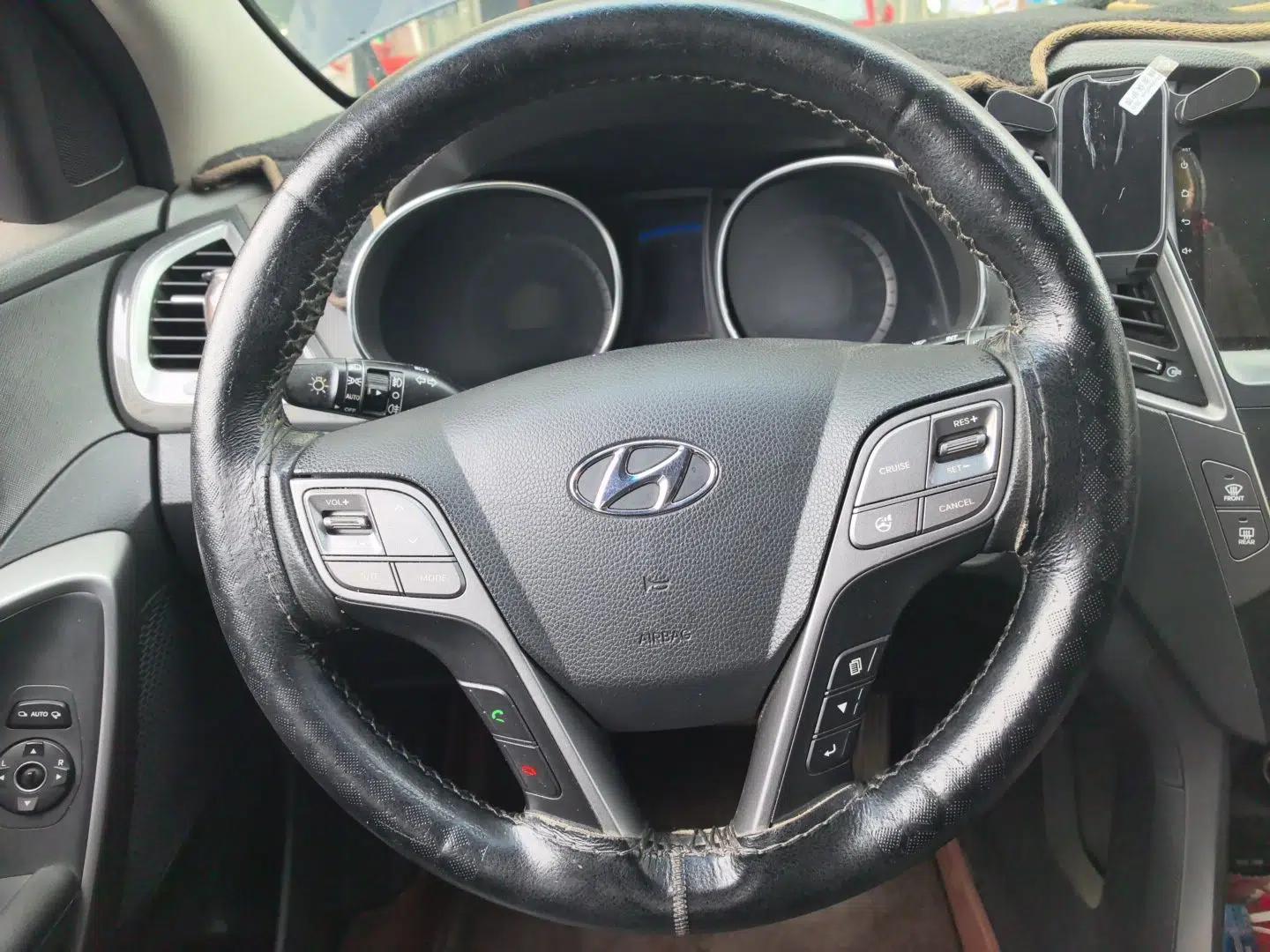 Hyundai Santa Fe 2013 2.4L Automatic Two-Wheel Drive Smart Version — миниатюра 11