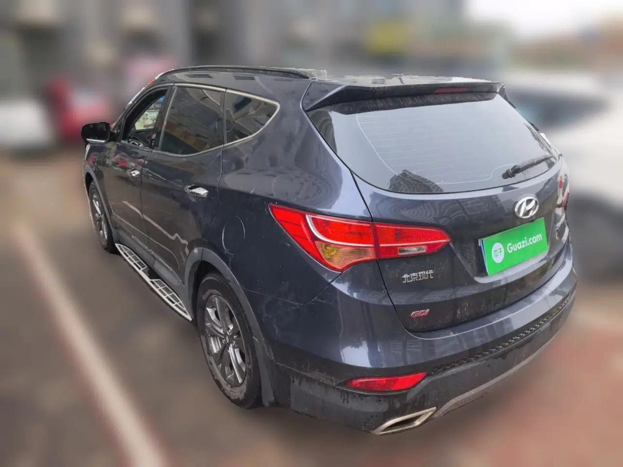 Hyundai Santa Fe 2013 2.4L Automatic Two-Wheel Drive Smart Version — миниатюра 4