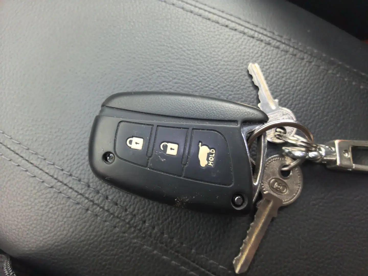 Hyundai Santa Fe 2013 2.4L Automatic Two-Wheel Drive Smart Version — миниатюра 9