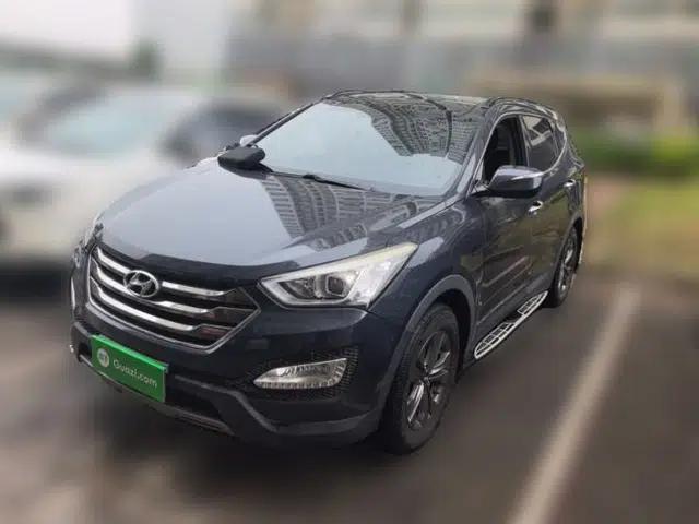 Hyundai Santa Fe 2013 2.4L Automatic Two-Wheel Drive Smart Version