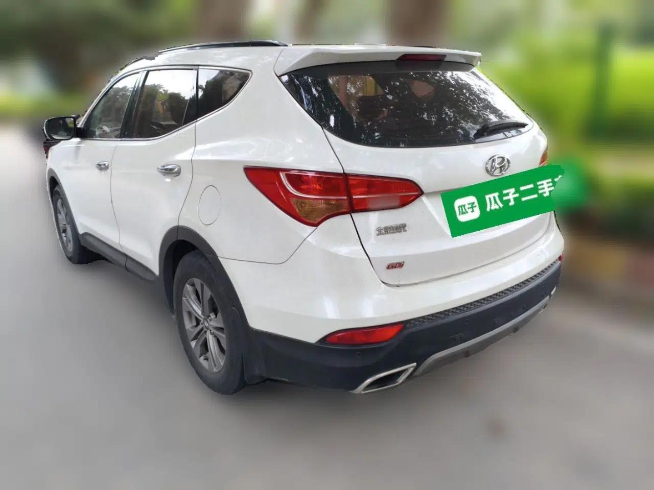 Hyundai Santa Fe 2013 2.4L Automatic Two-Wheel Drive Smart Version — миниатюра 4
