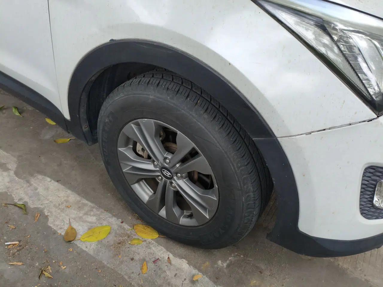 Hyundai Santa Fe 2013 2.4L Automatic Two-Wheel Drive Smart Version — миниатюра 8