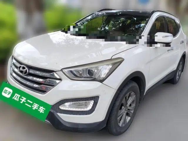 Hyundai Santa Fe 2013 2.4L Automatic Two-Wheel Drive Smart Version