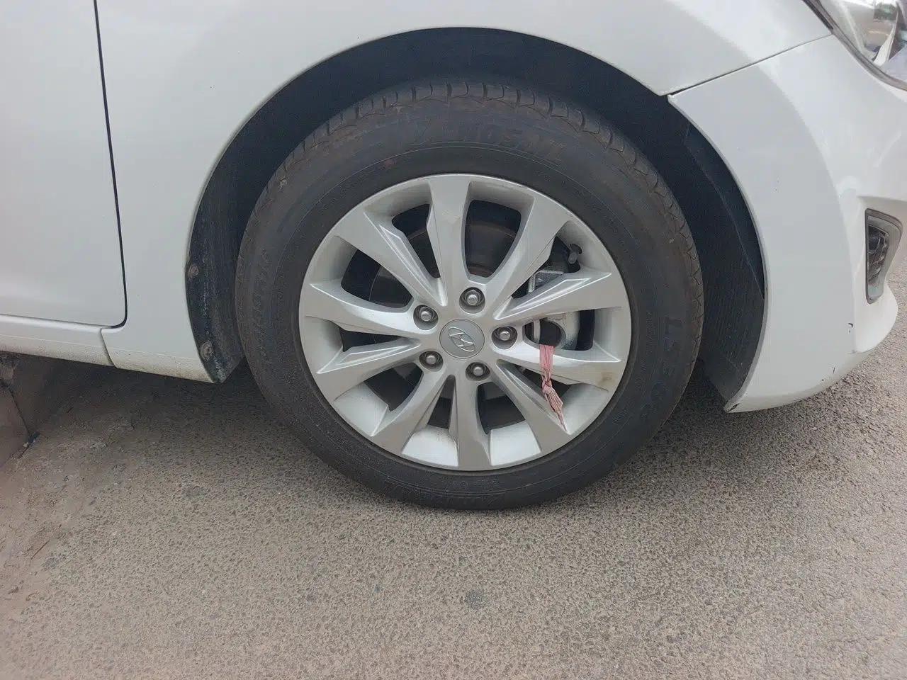 Hyundai Elantra (5th Generation / Langdong) 2016 1.6L Automatic Prestige Model — миниатюра 8