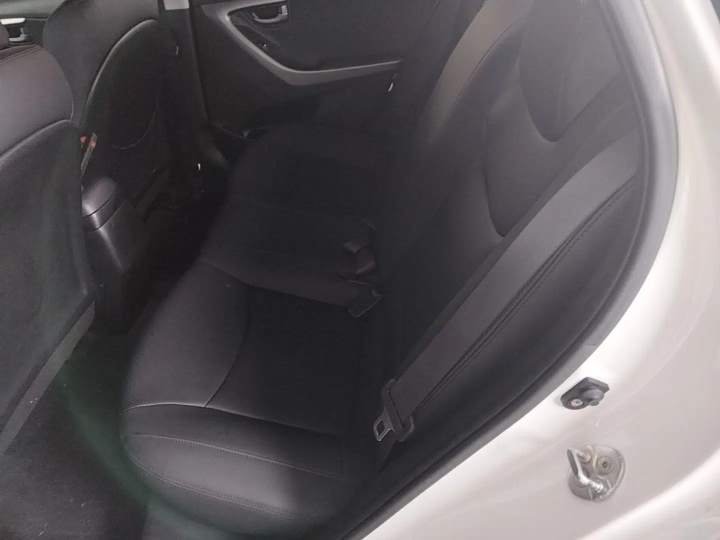 Hyundai Elantra (5th Generation / Langdong) 2015 1.6L Automatic Fashion Model — миниатюра 20