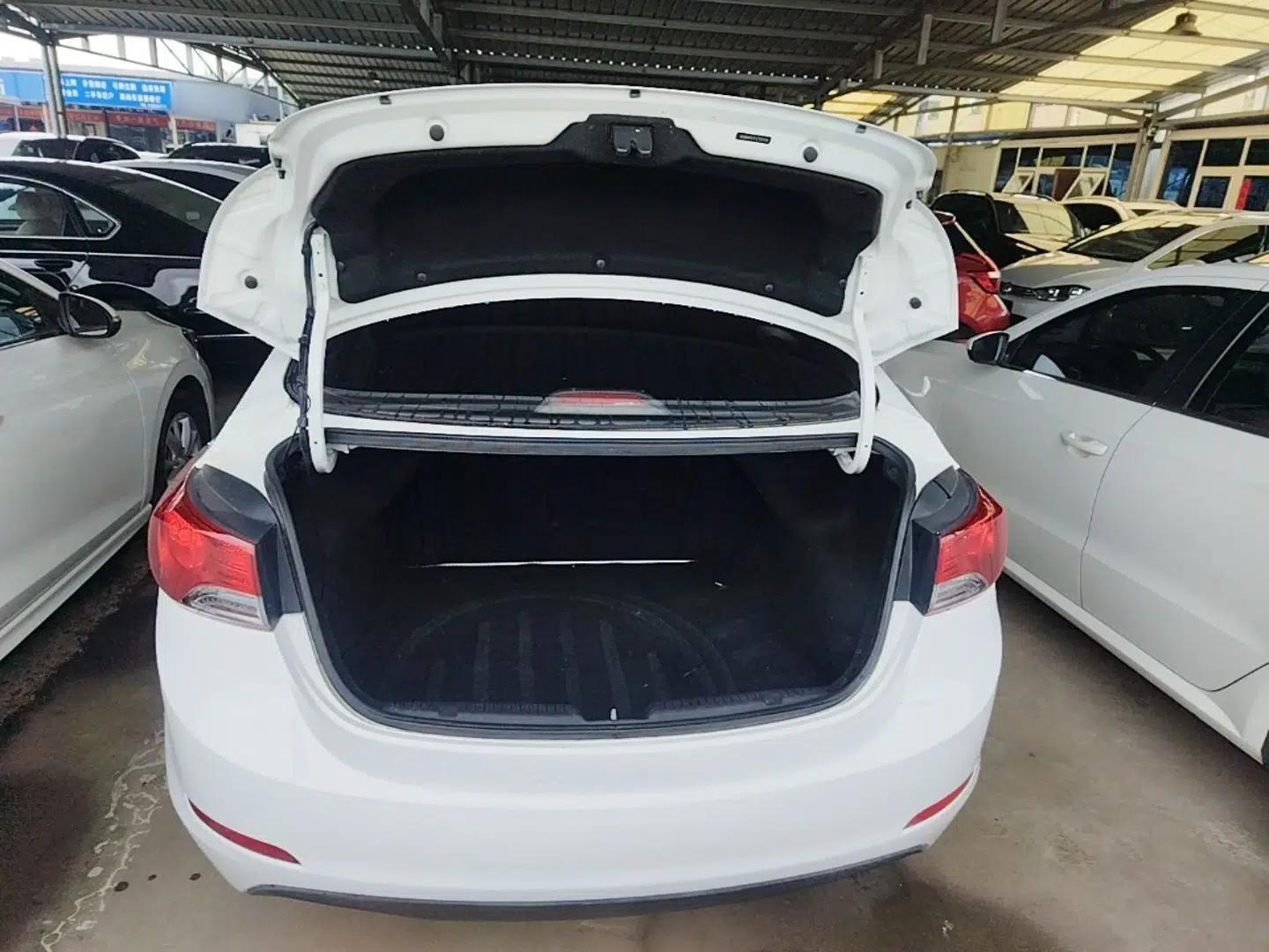 Hyundai Elantra (5th Generation / Langdong) 2015 1.6L Automatic Fashion Model — миниатюра 22