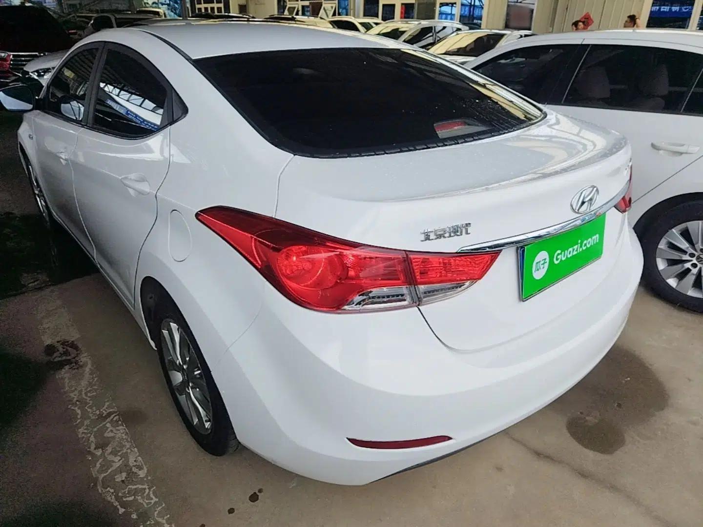 Hyundai Elantra (5th Generation / Langdong) 2015 1.6L Automatic Fashion Model — миниатюра 4