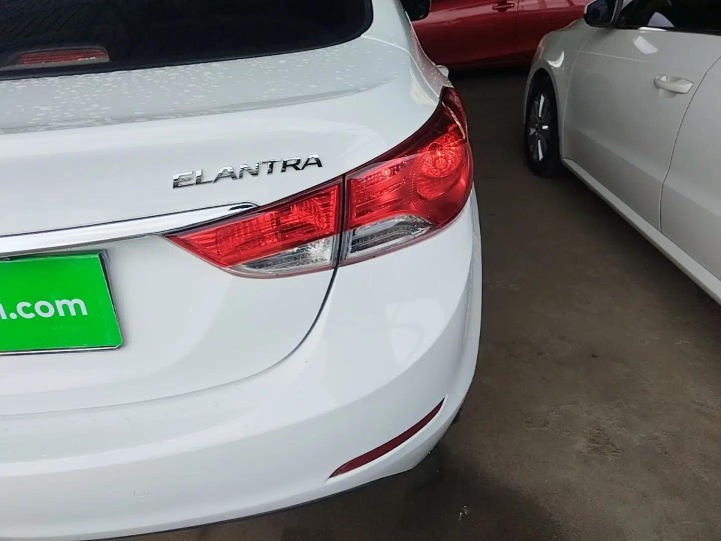 Hyundai Elantra (5th Generation / Langdong) 2015 1.6L Automatic Fashion Model — миниатюра 7