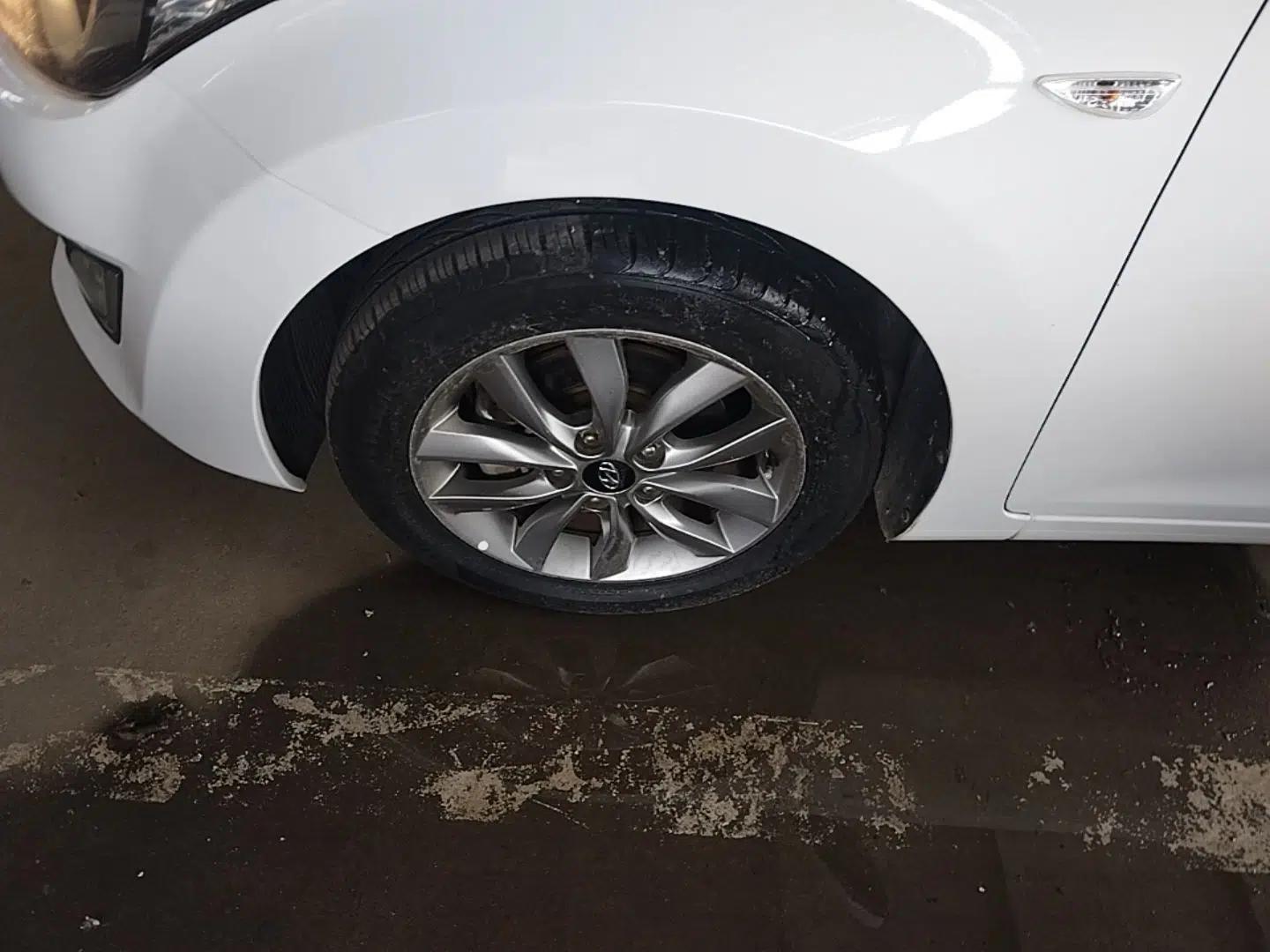 Hyundai Elantra (5th Generation / Langdong) 2015 1.6L Automatic Fashion Model — миниатюра 8