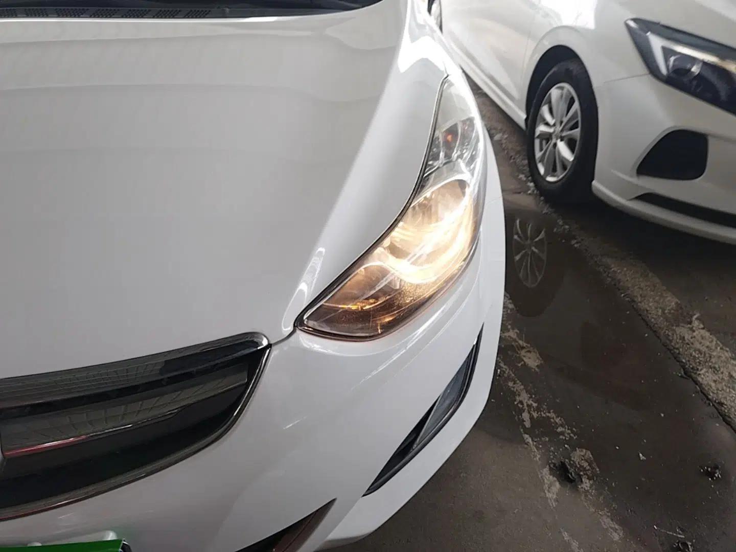 Hyundai Elantra (5th Generation / Langdong) 2015 1.6L Automatic Fashion Model — миниатюра 9