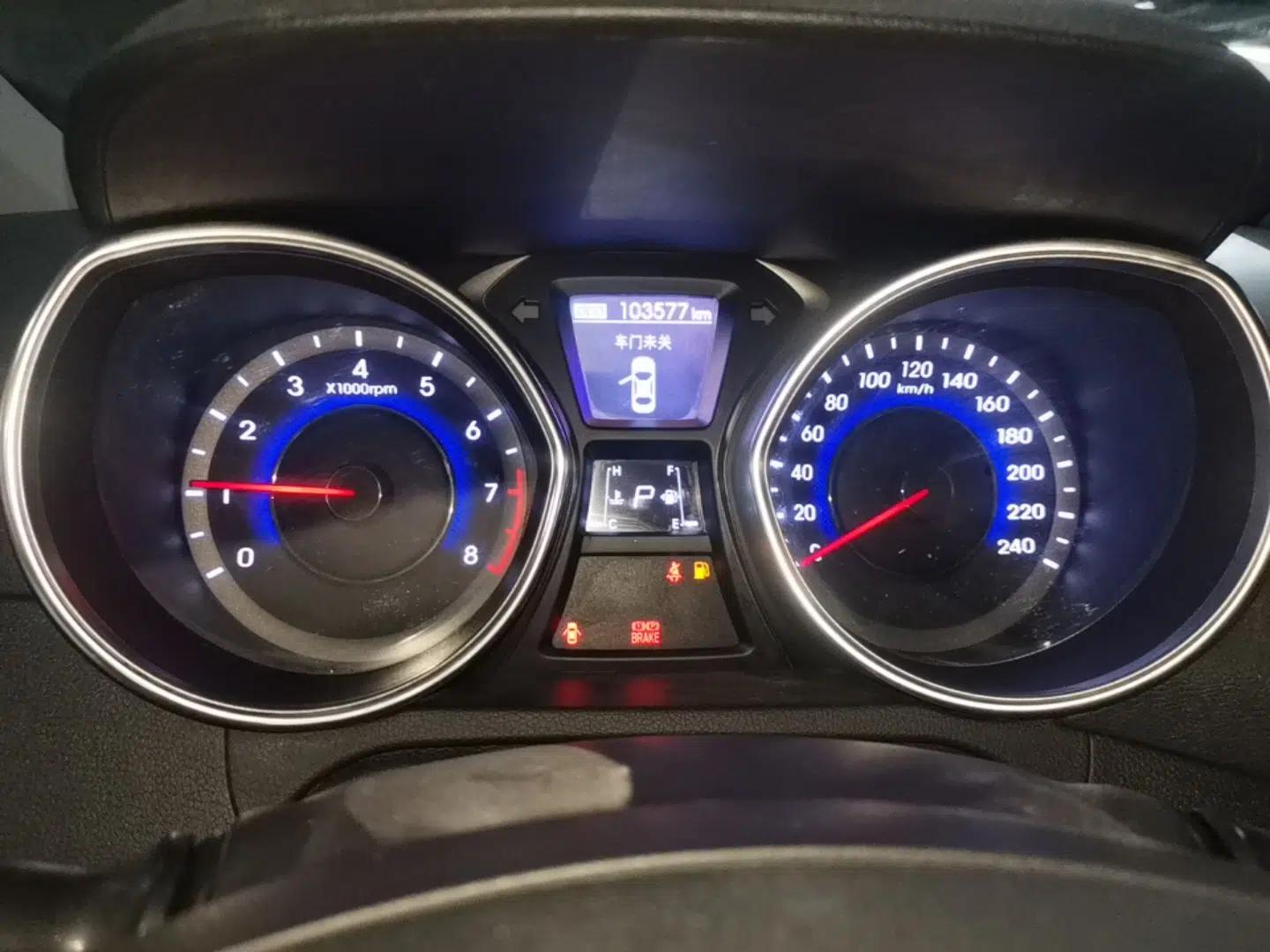 Hyundai Elantra (5th Generation / Langdong) 2013 1.6L Automatic Luxury Model — миниатюра 14