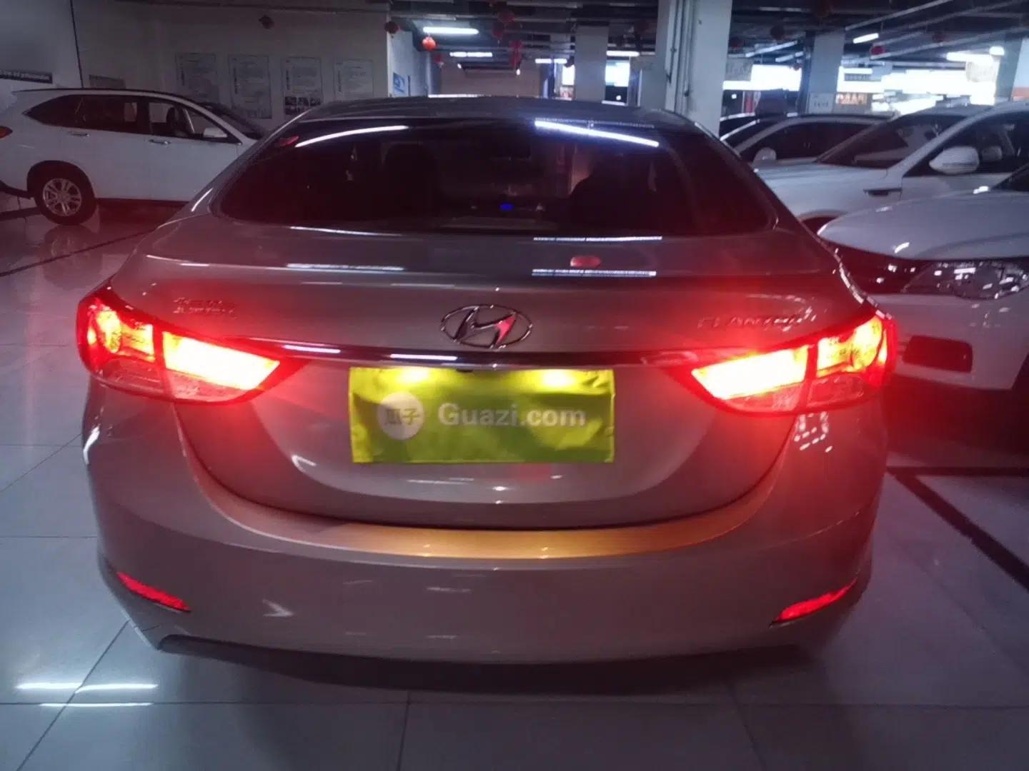 Hyundai Elantra (5th Generation / Langdong) 2013 1.6L Automatic Luxury Model — миниатюра 3
