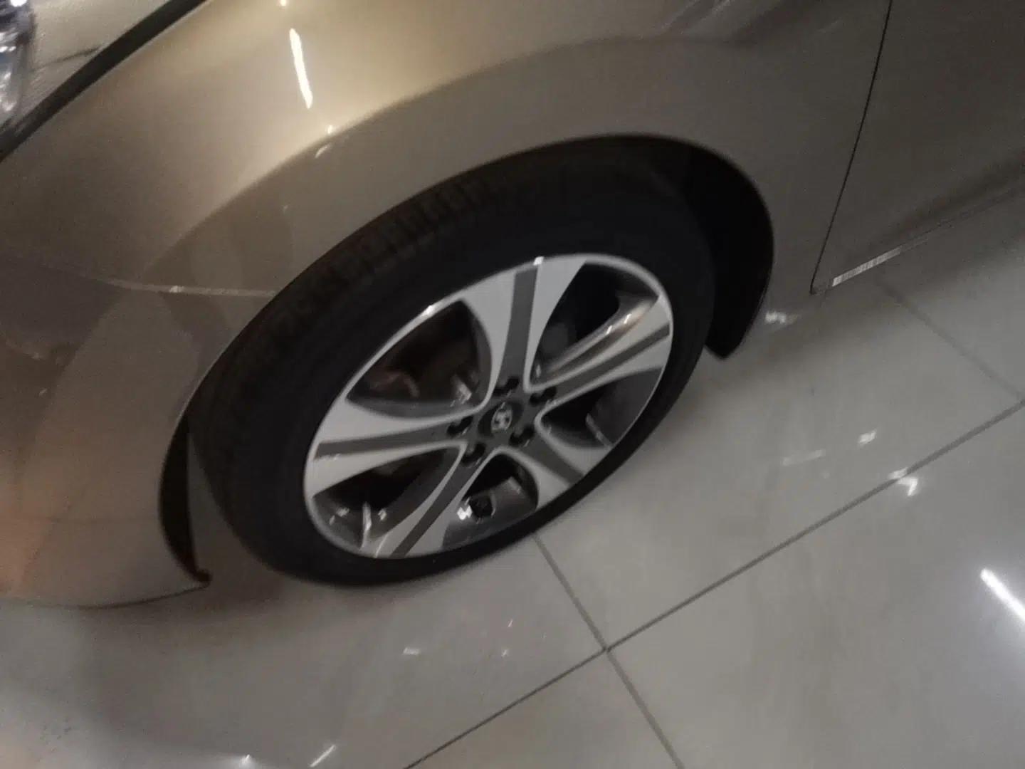 Hyundai Elantra (5th Generation / Langdong) 2013 1.6L Automatic Luxury Model — миниатюра 9