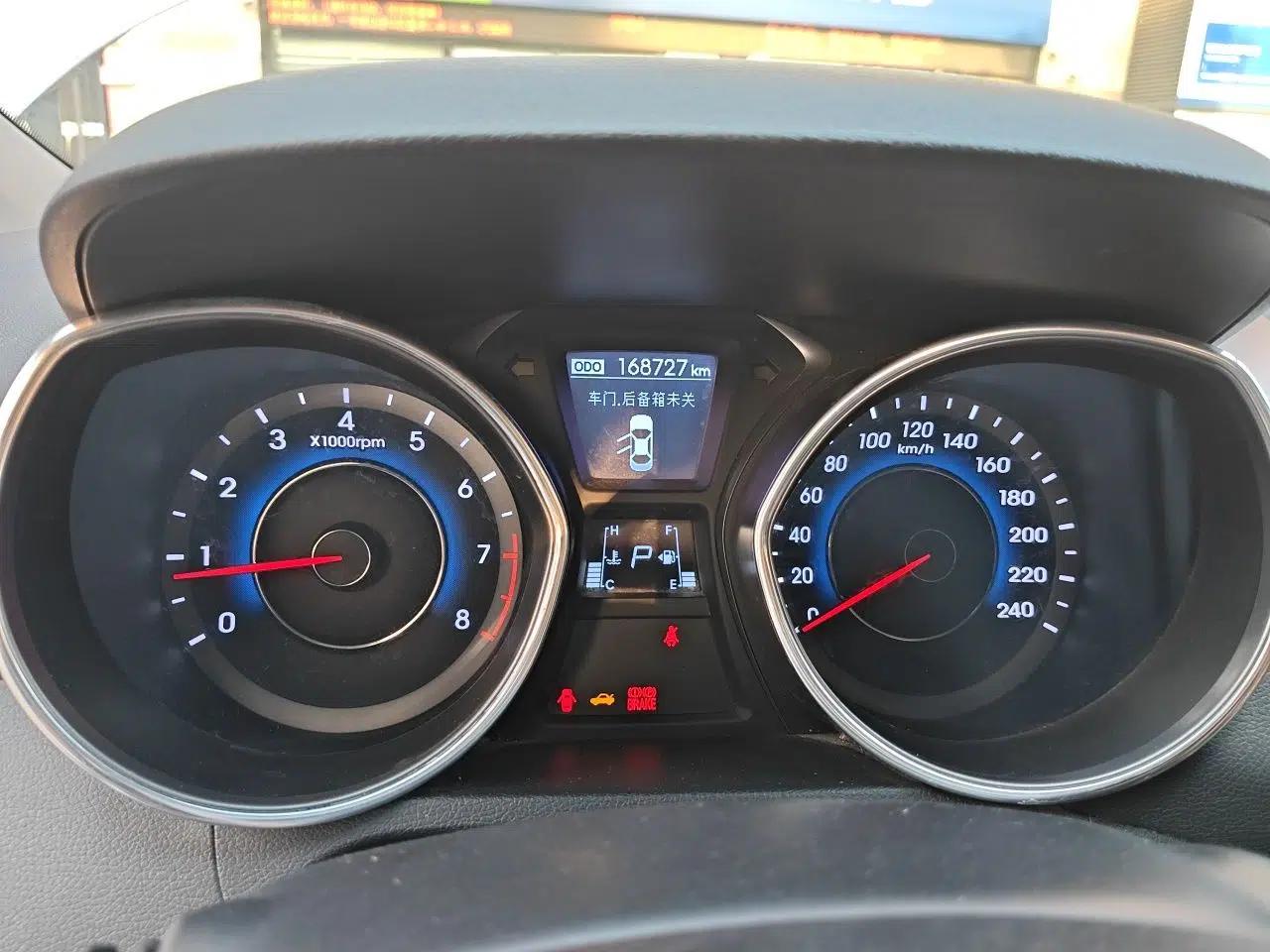 Hyundai Elantra (5th Generation / Langdong) 2013 1.6L Automatic Luxury Model — миниатюра 13