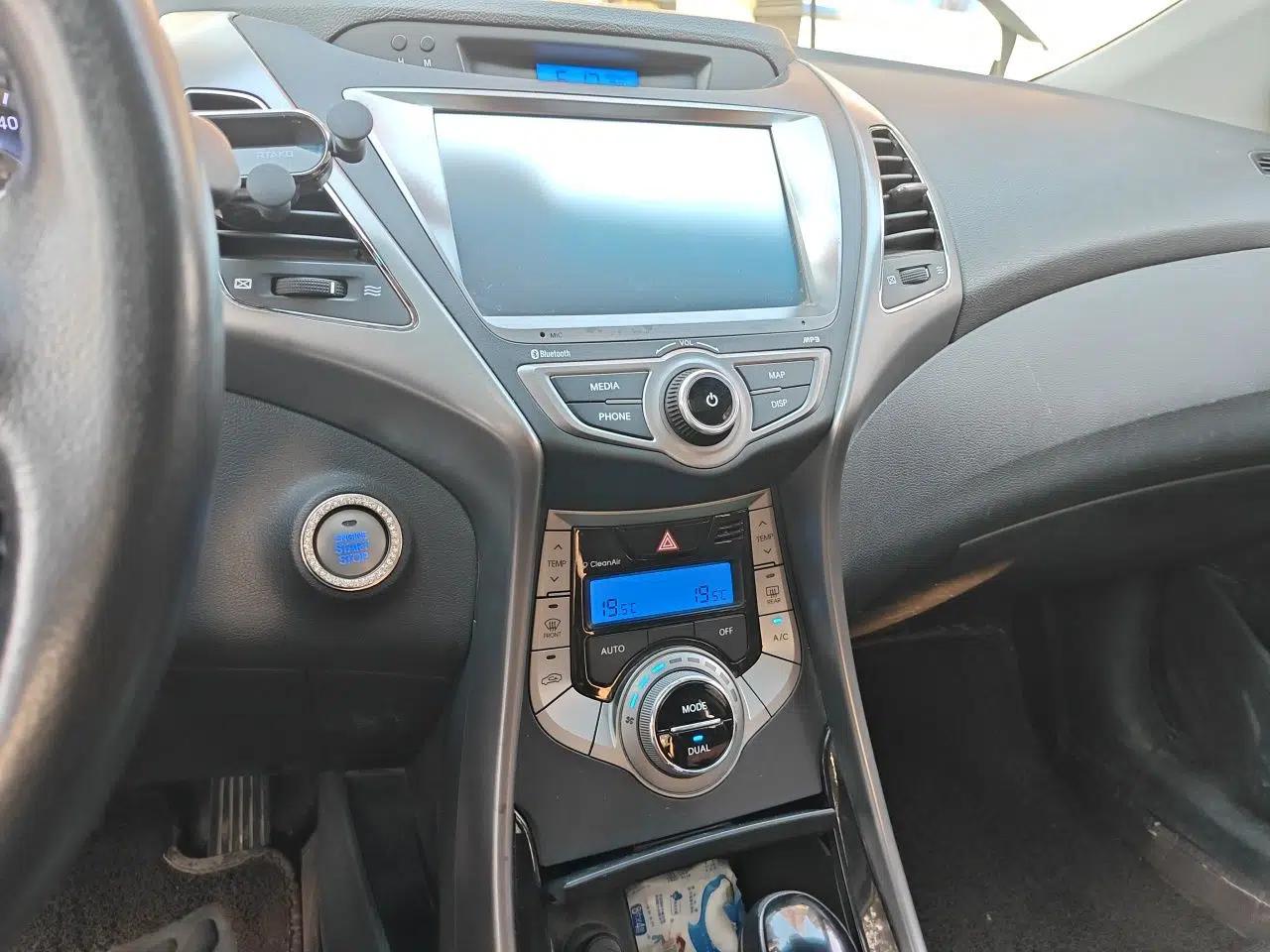 Hyundai Elantra (5th Generation / Langdong) 2013 1.6L Automatic Luxury Model — миниатюра 14