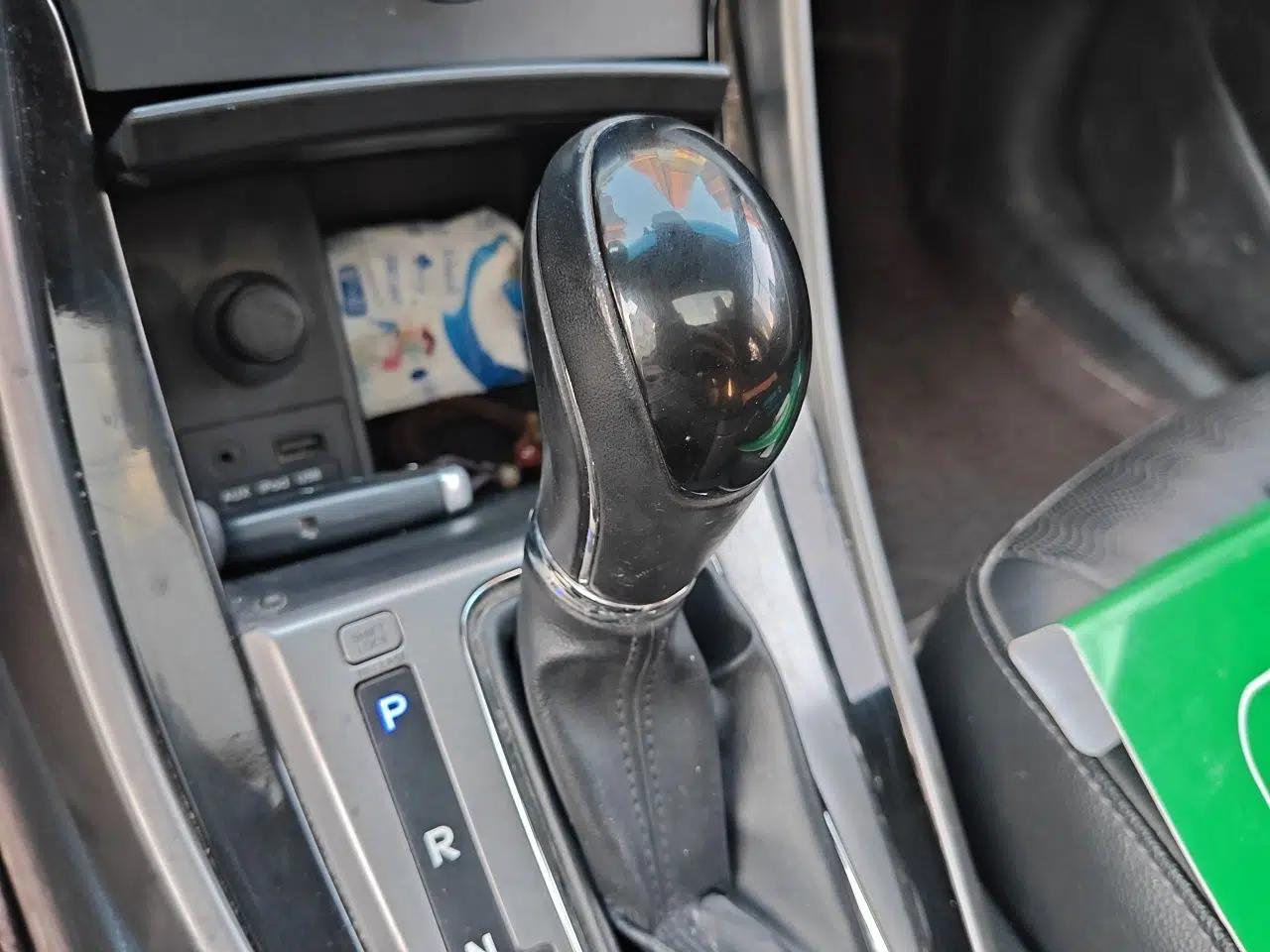Hyundai Elantra (5th Generation / Langdong) 2013 1.6L Automatic Luxury Model — миниатюра 15