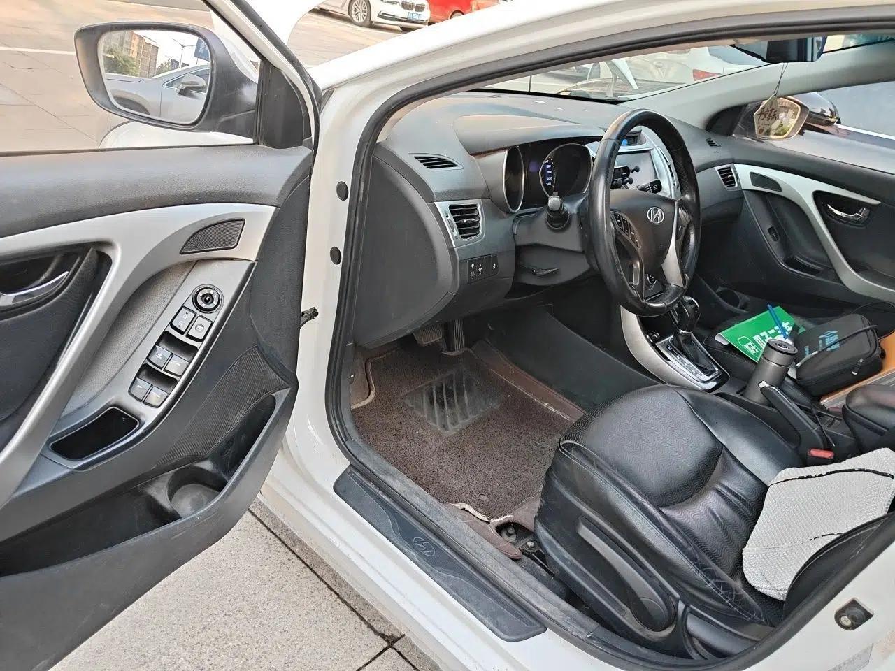 Hyundai Elantra (5th Generation / Langdong) 2013 1.6L Automatic Luxury Model — миниатюра 17