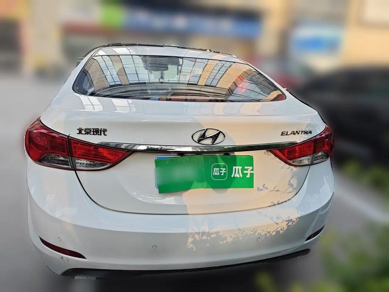 Hyundai Elantra (5th Generation / Langdong) 2013 1.6L Automatic Luxury Model — миниатюра 5