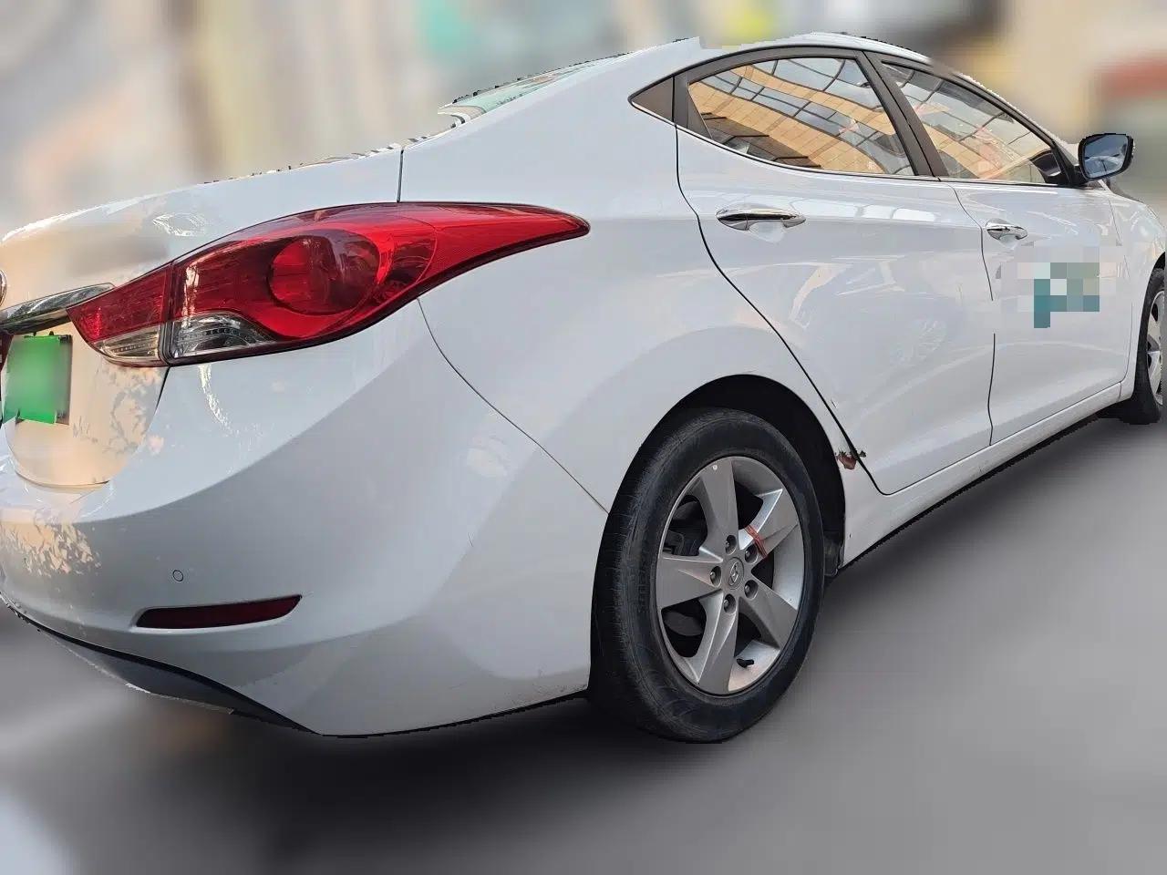 Hyundai Elantra (5th Generation / Langdong) 2013 1.6L Automatic Luxury Model — миниатюра 6