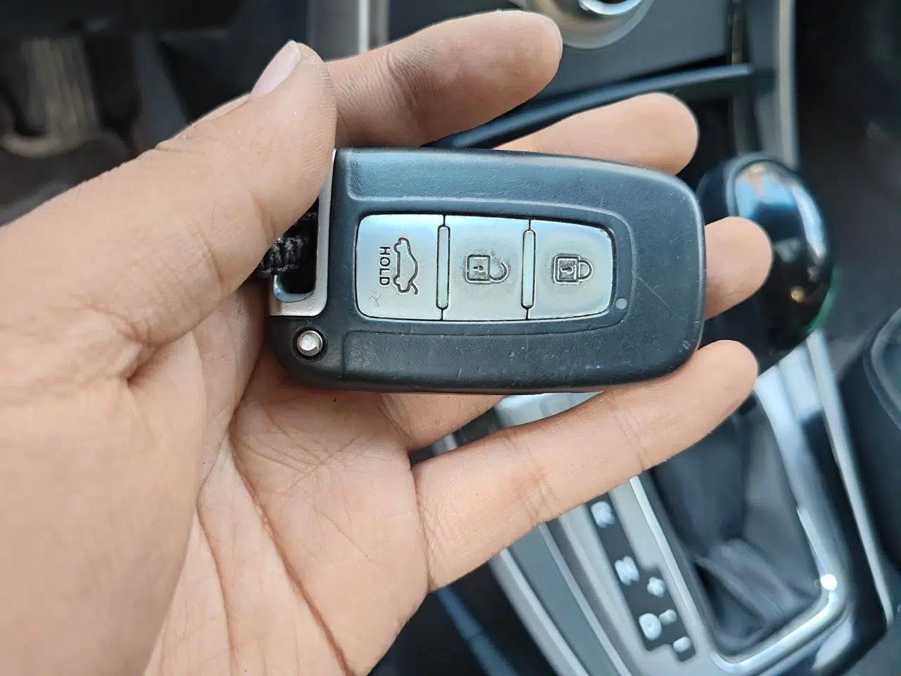 Hyundai Elantra (5th Generation / Langdong) 2013 1.6L Automatic Luxury Model — миниатюра 9