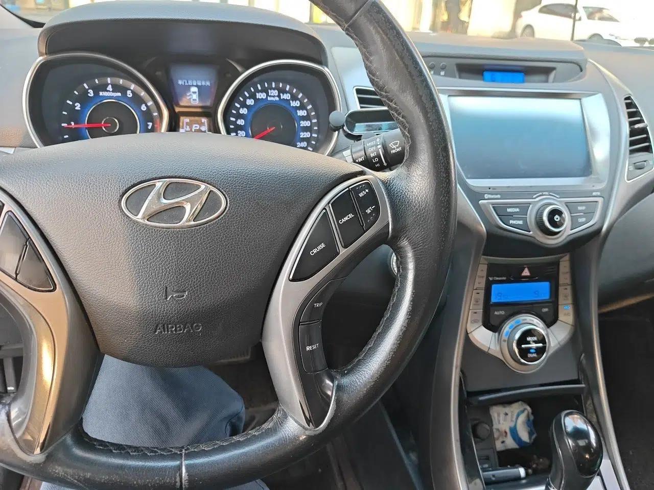 Hyundai Elantra (5th Generation / Langdong) 2013 1.6L Automatic Luxury Model — миниатюра 10