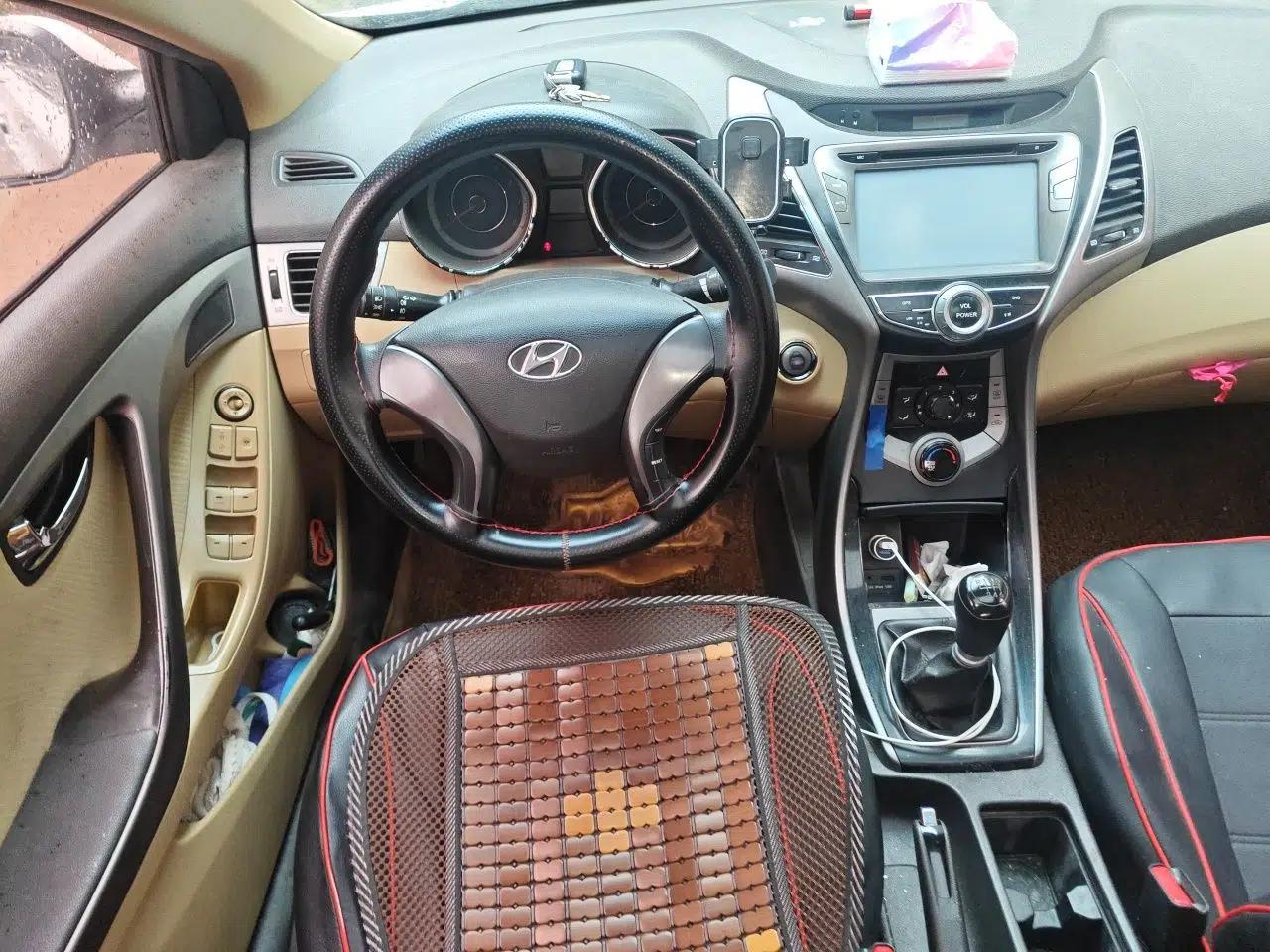 Hyundai Elantra (5th Generation / Langdong) 2012 1.6L Manual Leading Model — миниатюра 11