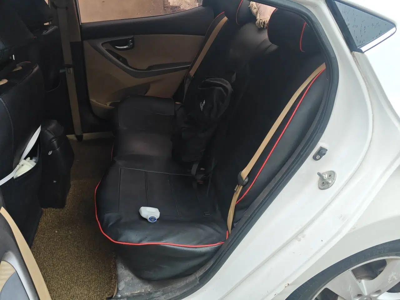 Hyundai Elantra (5th Generation / Langdong) 2012 1.6L Manual Leading Model — миниатюра 18