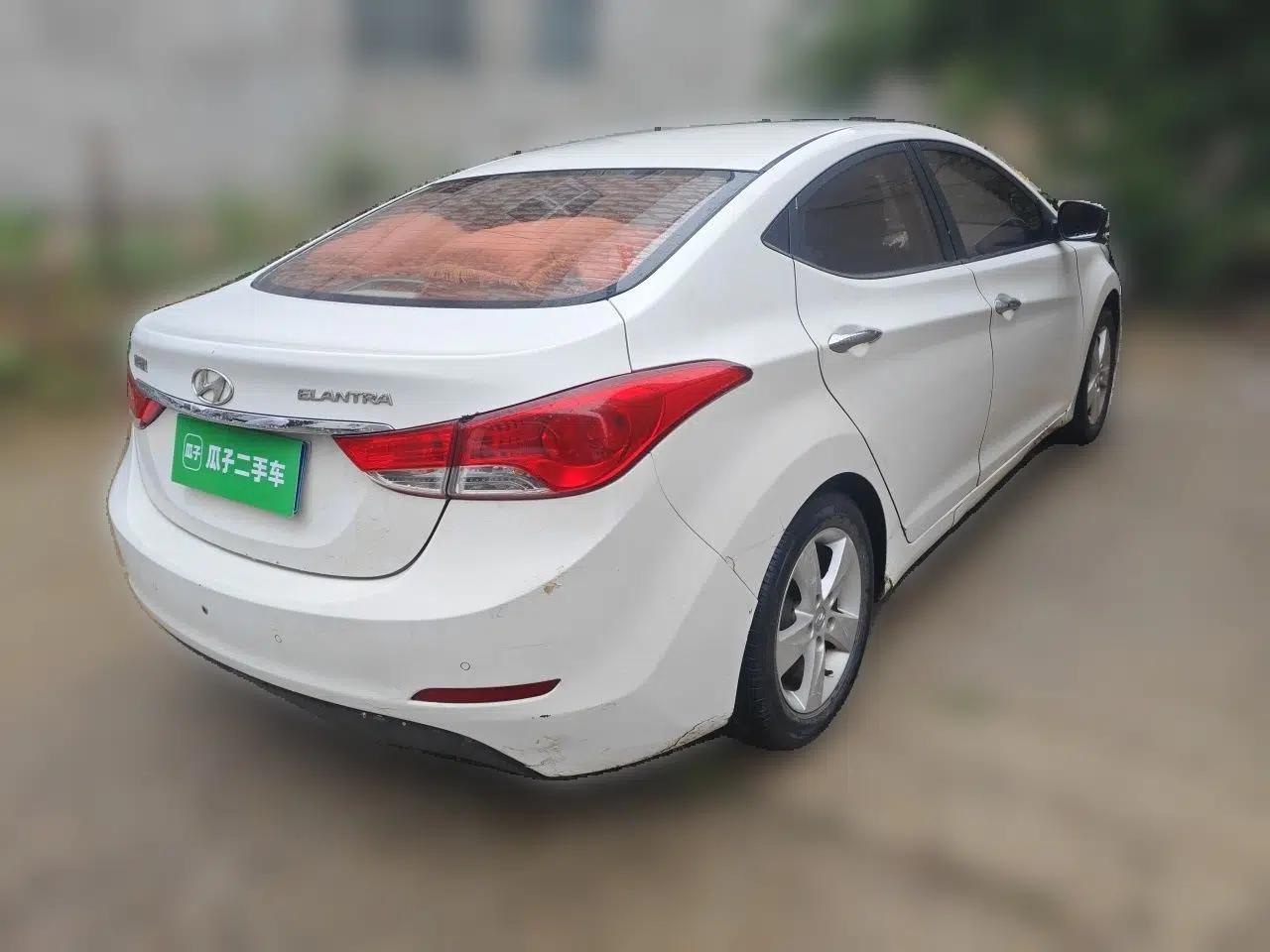 Hyundai Elantra (5th Generation / Langdong) 2012 1.6L Manual Leading Model — миниатюра 6