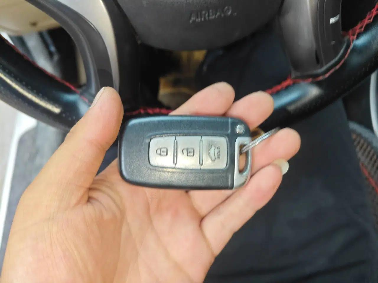 Hyundai Elantra (5th Generation / Langdong) 2012 1.6L Manual Leading Model — миниатюра 9