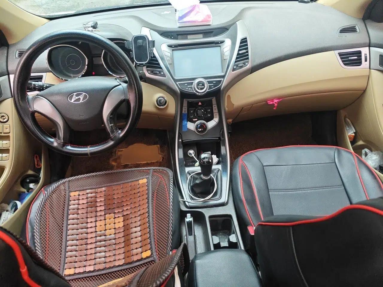 Hyundai Elantra (5th Generation / Langdong) 2012 1.6L Manual Leading Model — миниатюра 10