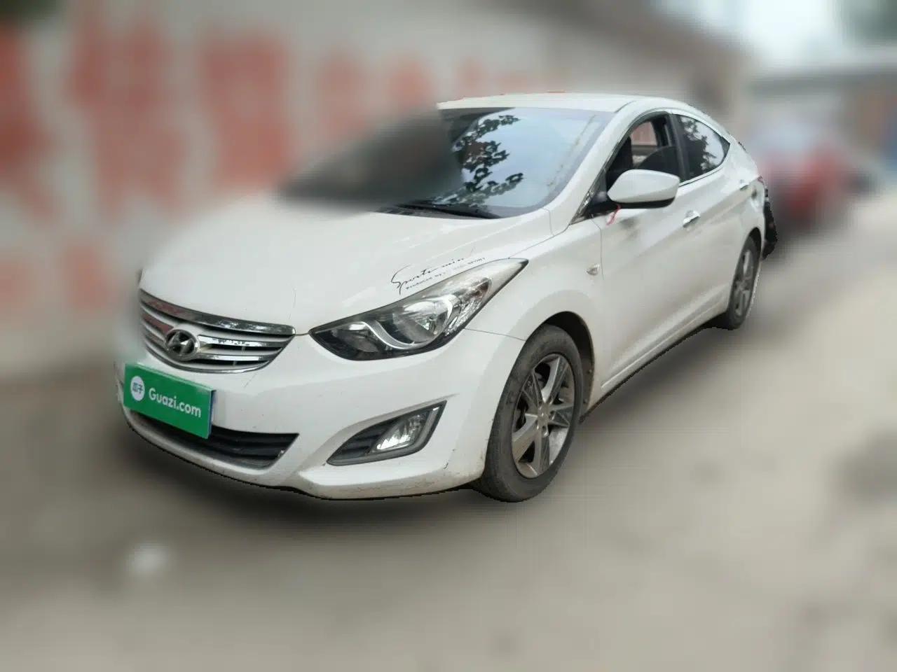 Hyundai Elantra (5th Generation / Langdong) 2012 1.6L Manual Fashion Edition — миниатюра 1