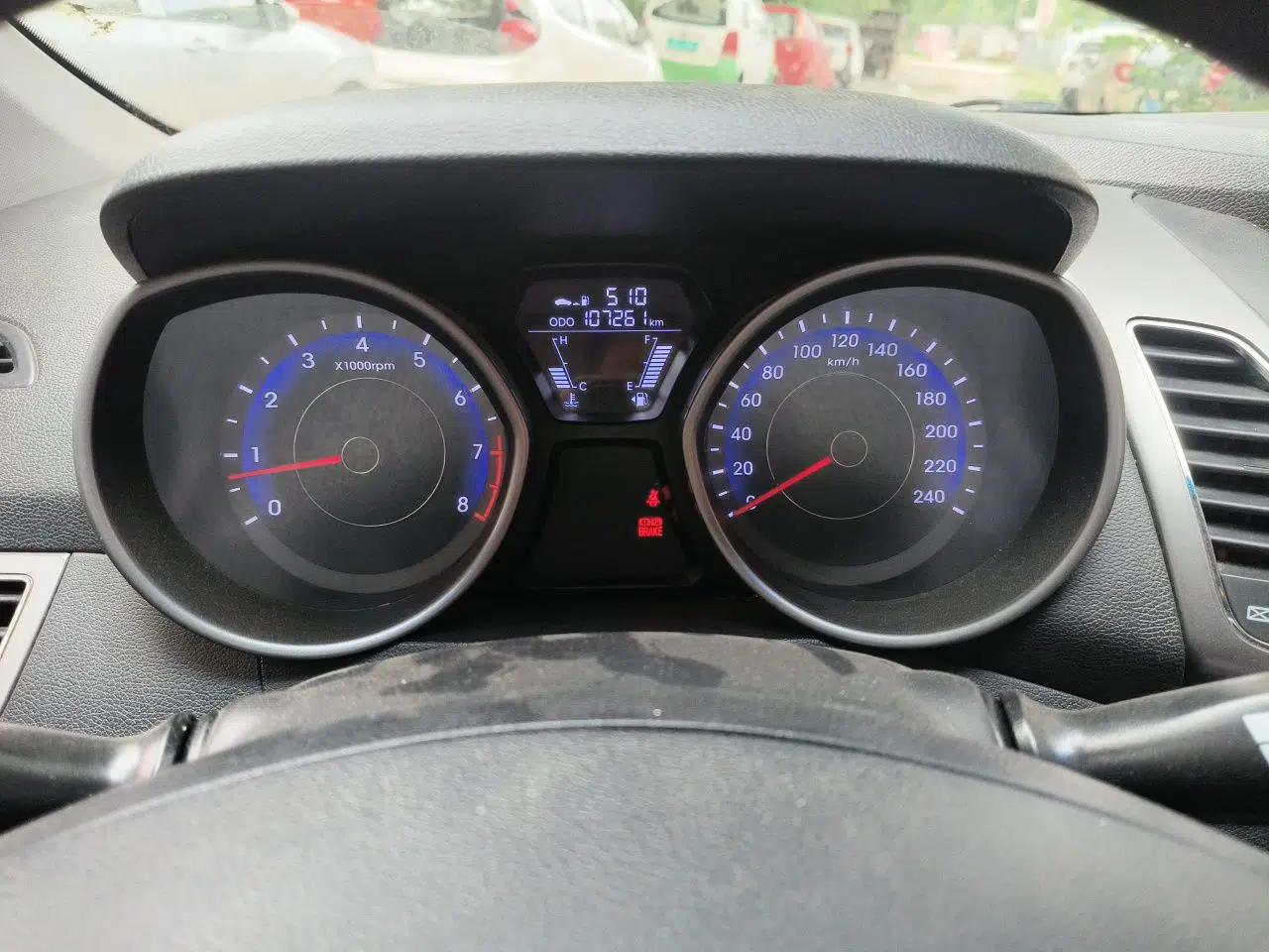 Hyundai Elantra (5th Generation / Langdong) 2012 1.6L Manual Fashion Edition — миниатюра 12