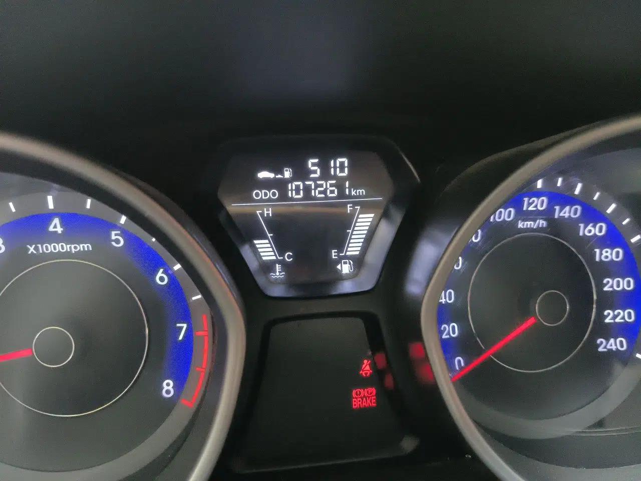 Hyundai Elantra (5th Generation / Langdong) 2012 1.6L Manual Fashion Edition — миниатюра 13