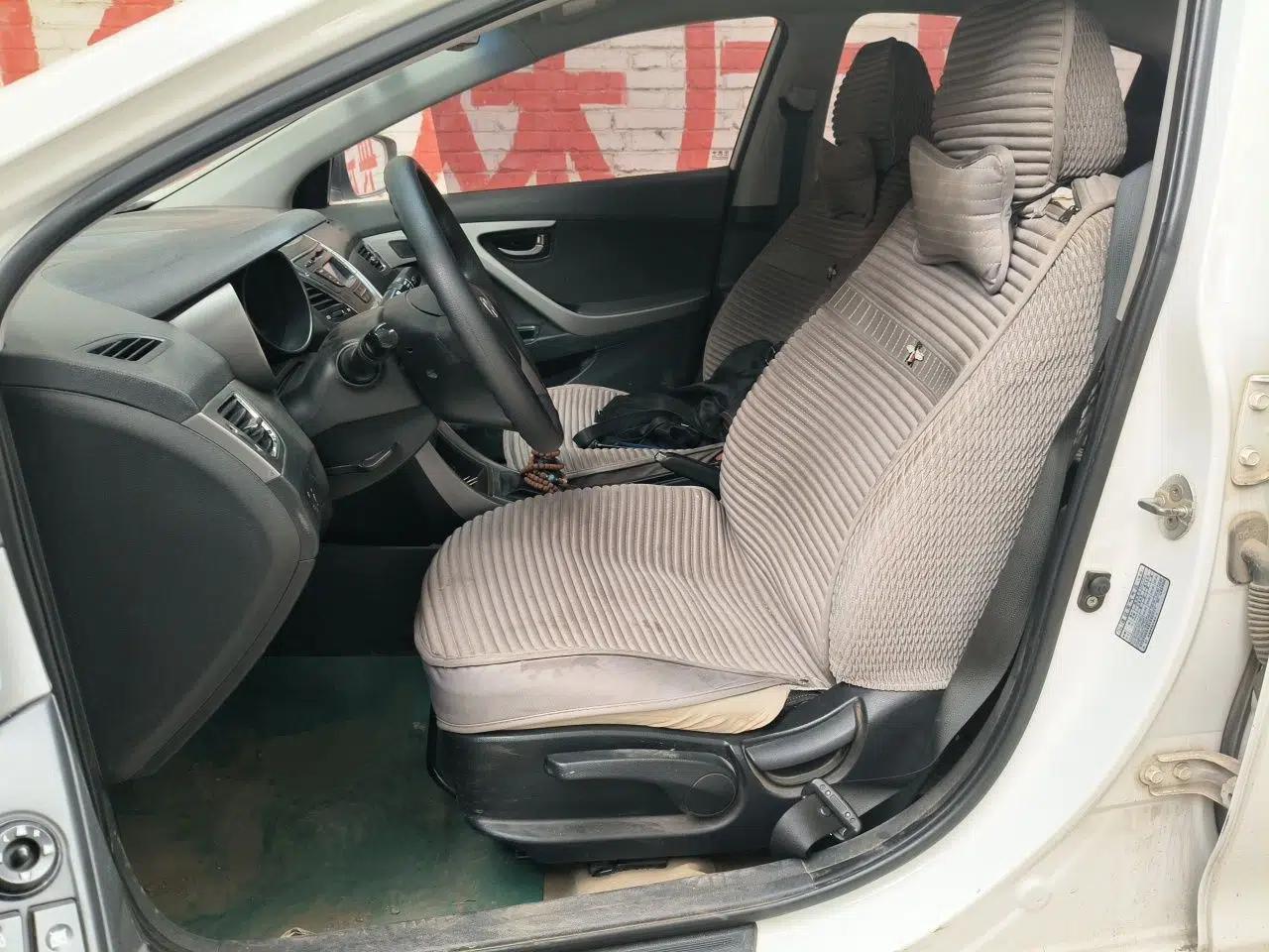 Hyundai Elantra (5th Generation / Langdong) 2012 1.6L Manual Fashion Edition — миниатюра 16