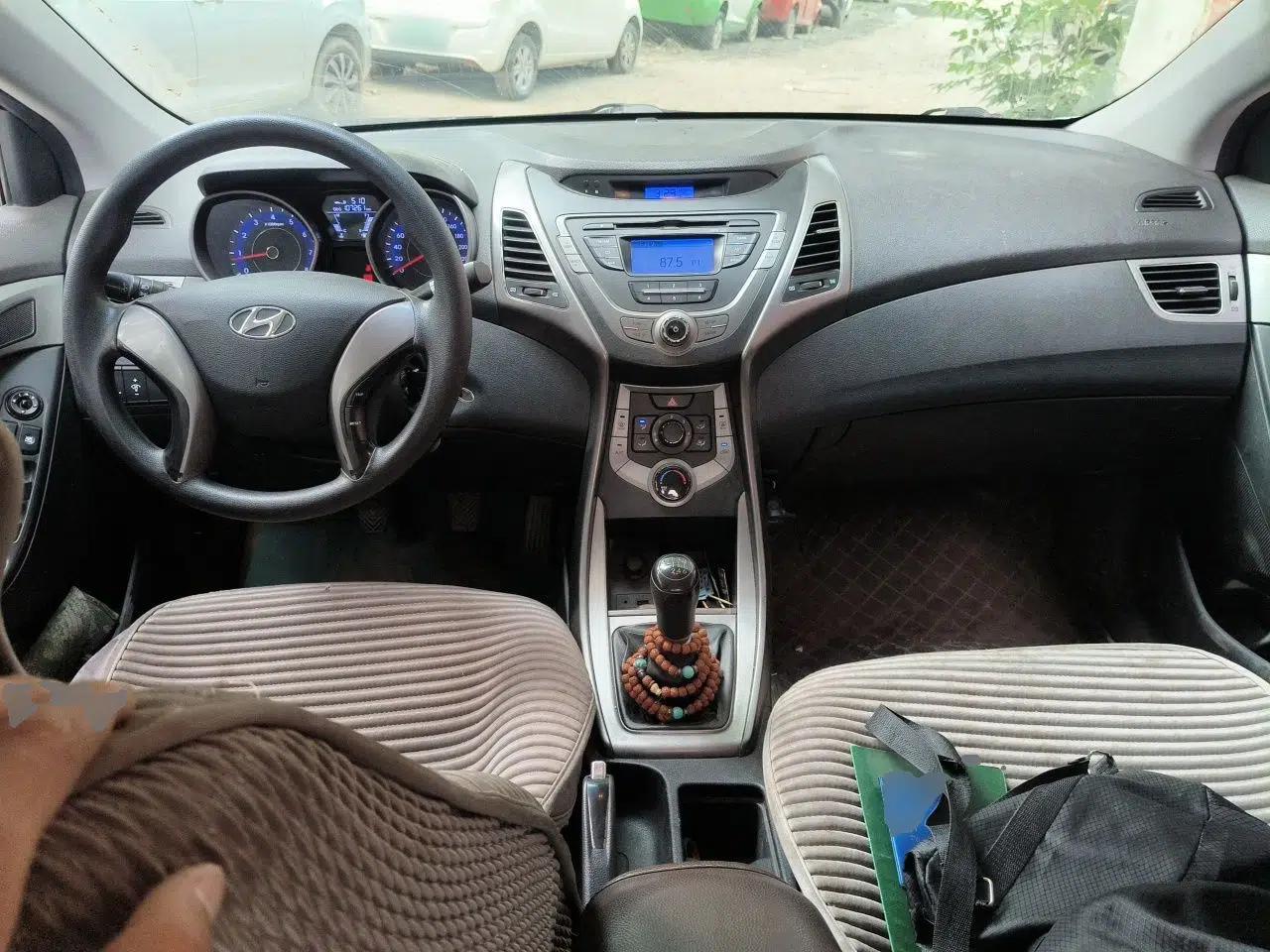 Hyundai Elantra (5th Generation / Langdong) 2012 1.6L Manual Fashion Edition — миниатюра 10