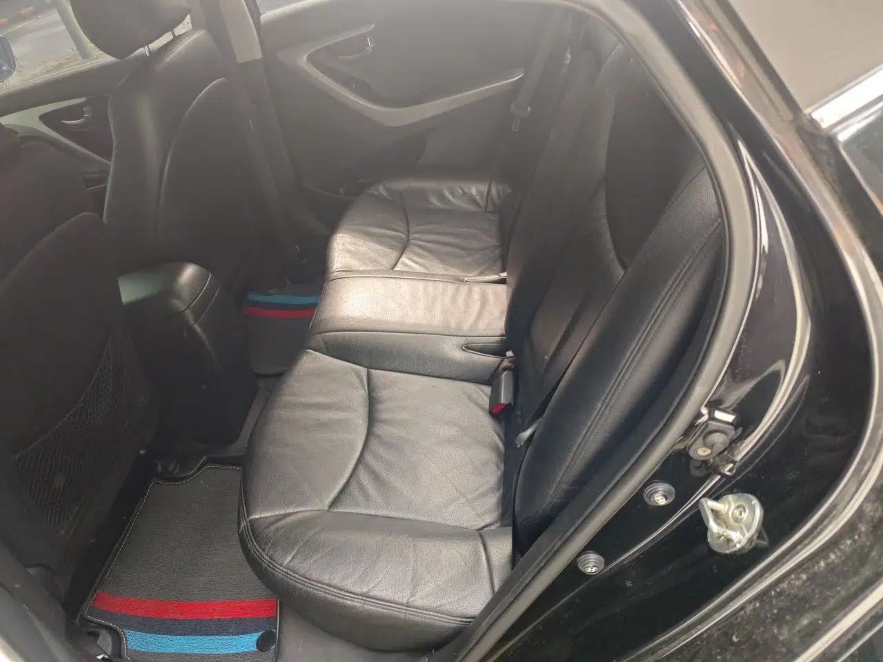 Hyundai Elantra (5th Generation / Langdong) 2013 1.6L Automatic Leading Model — миниатюра 18
