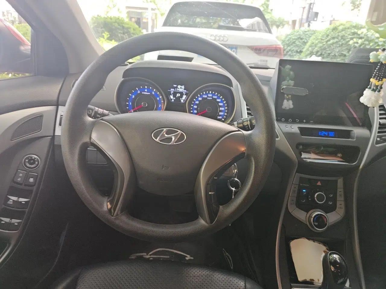 Hyundai Elantra (5th Generation / Langdong) 2016 1.6L Automatic Smart Version — миниатюра 11