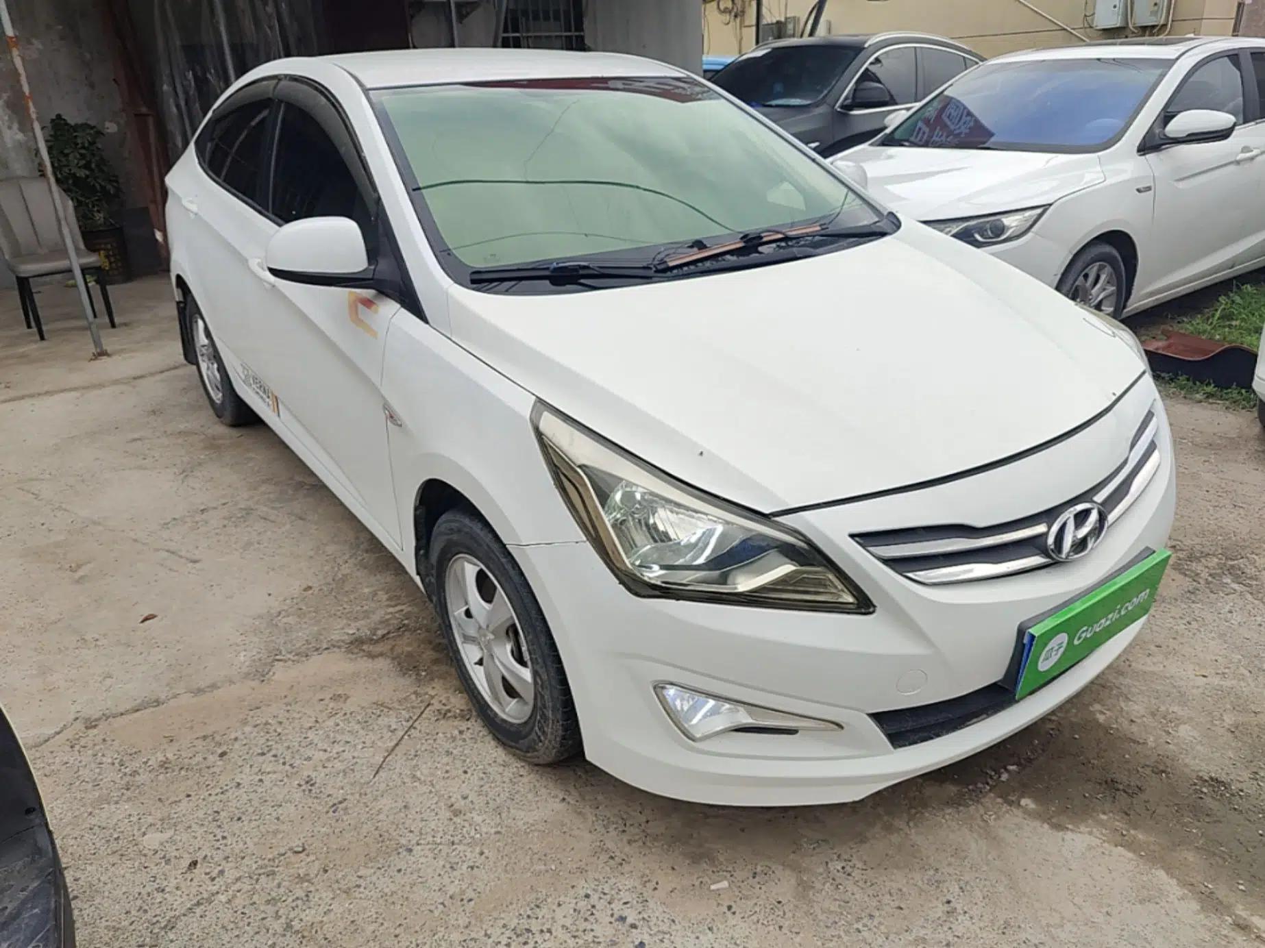Hyundai Verna (older generation) 2016 1.4L Automatic Smart GLS — миниатюра 3