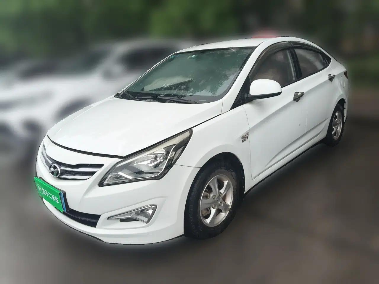Hyundai Verna (older generation) 2014 1.4L Manual Smart GLS Trim — миниатюра 1