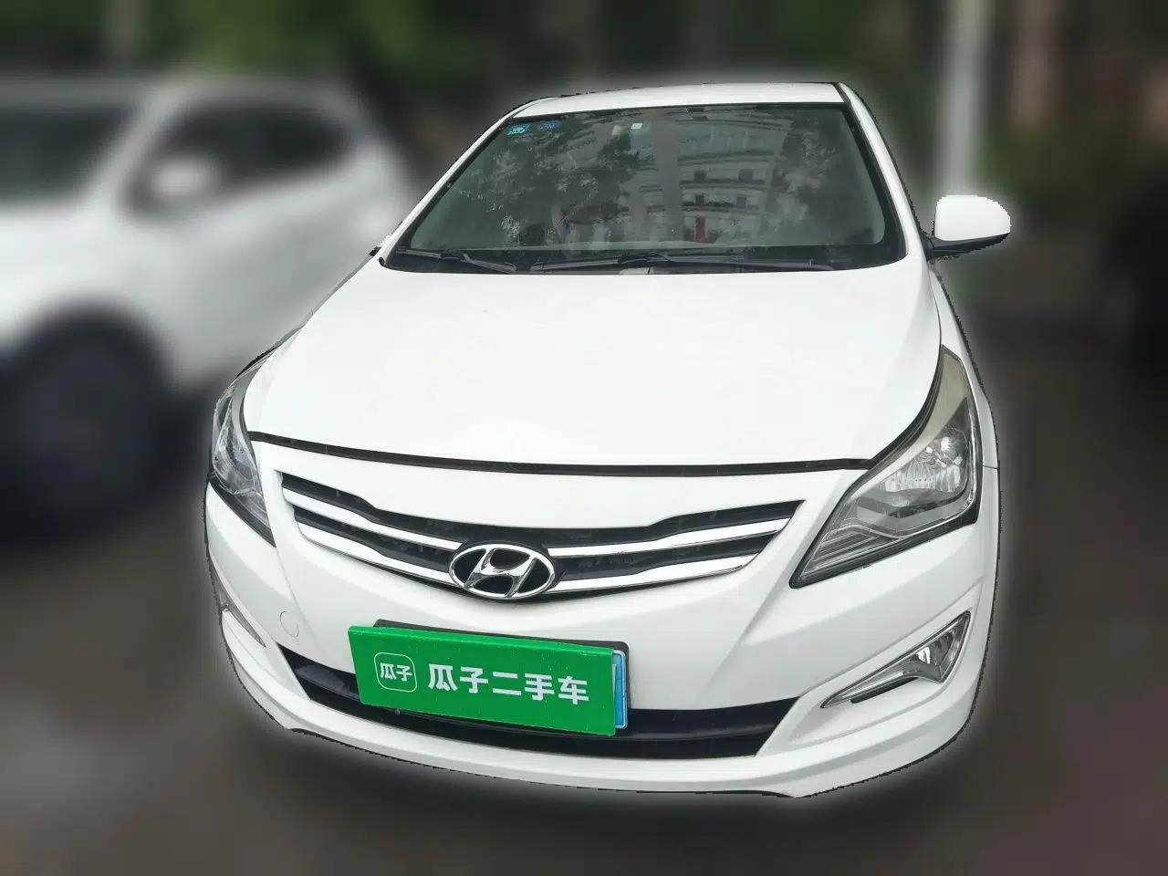 Hyundai Verna (older generation) 2014 1.4L Manual Smart GLS Trim — миниатюра 2