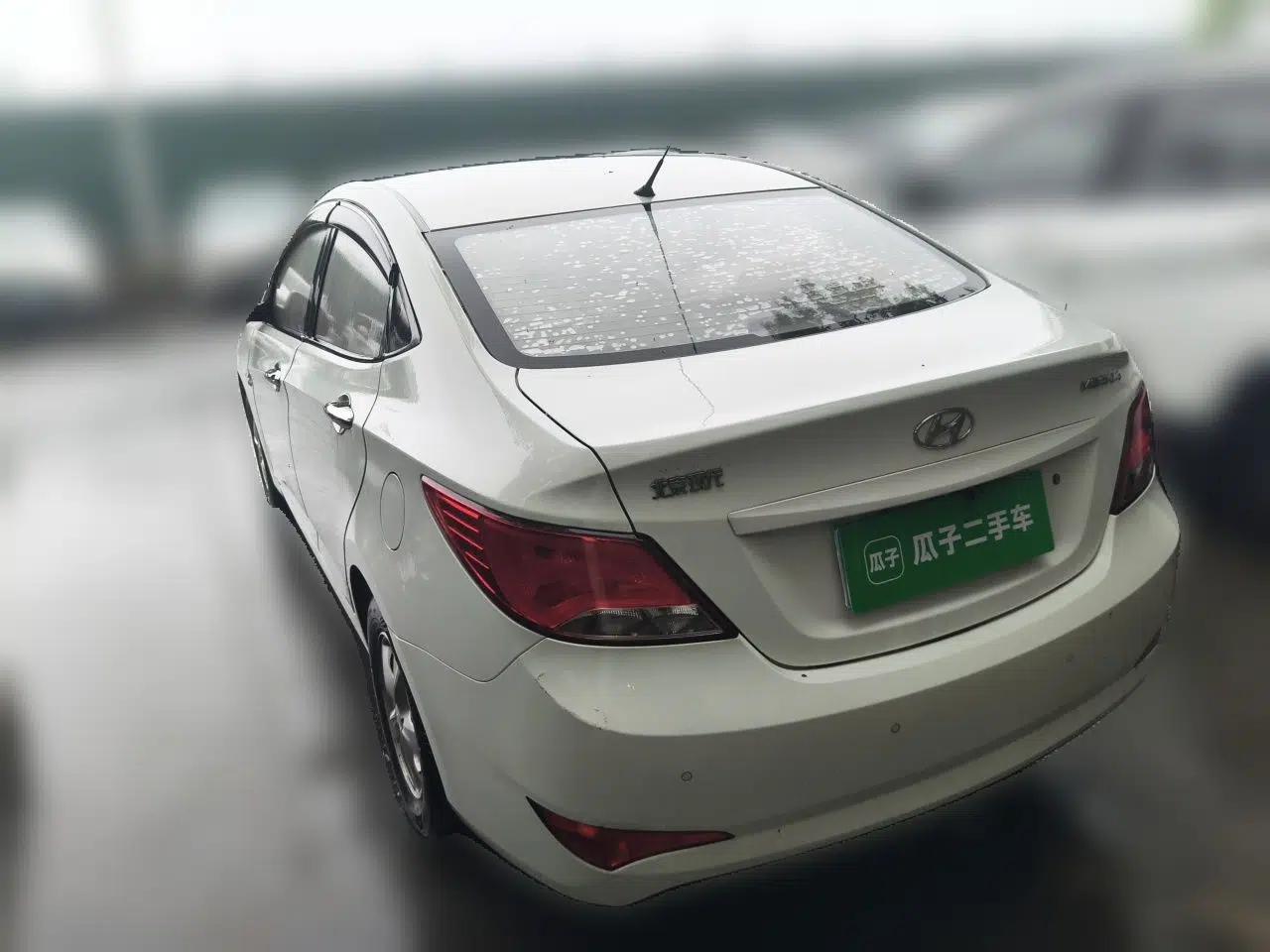 Hyundai Verna (older generation) 2014 1.4L Manual Smart GLS Trim — миниатюра 4