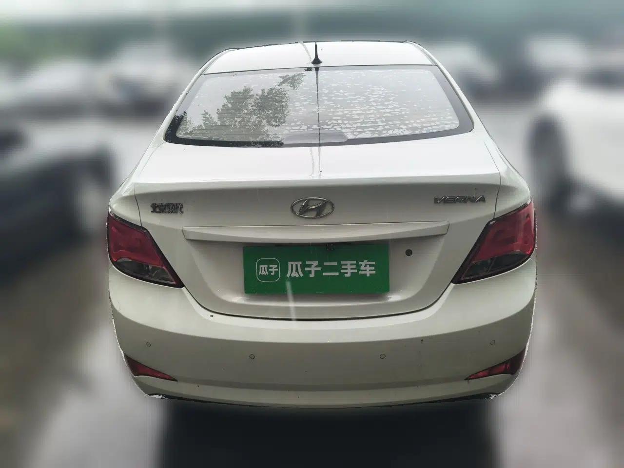 Hyundai Verna (older generation) 2014 1.4L Manual Smart GLS Trim — миниатюра 5