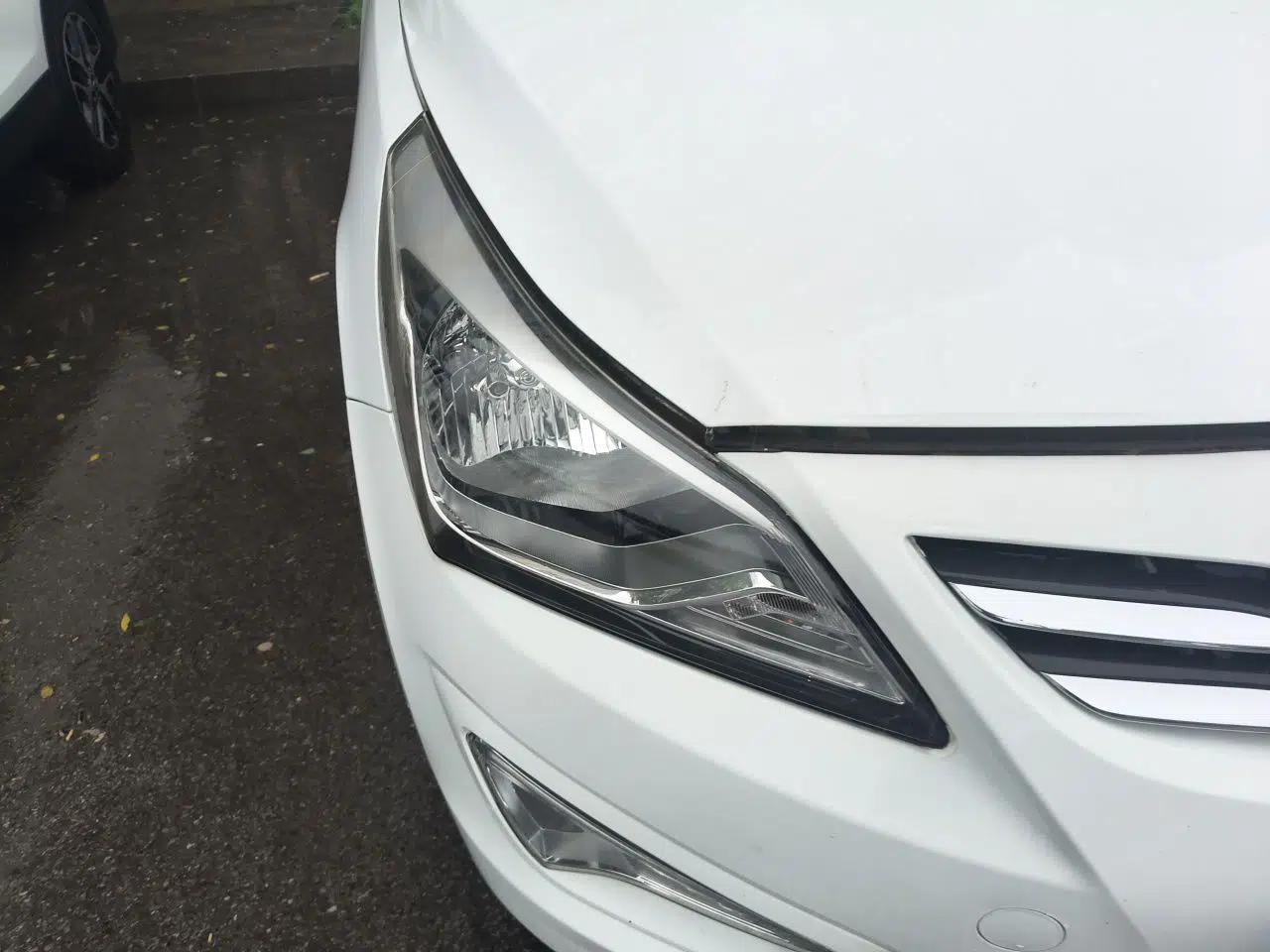 Hyundai Verna (older generation) 2014 1.4L Manual Smart GLS Trim — миниатюра 7