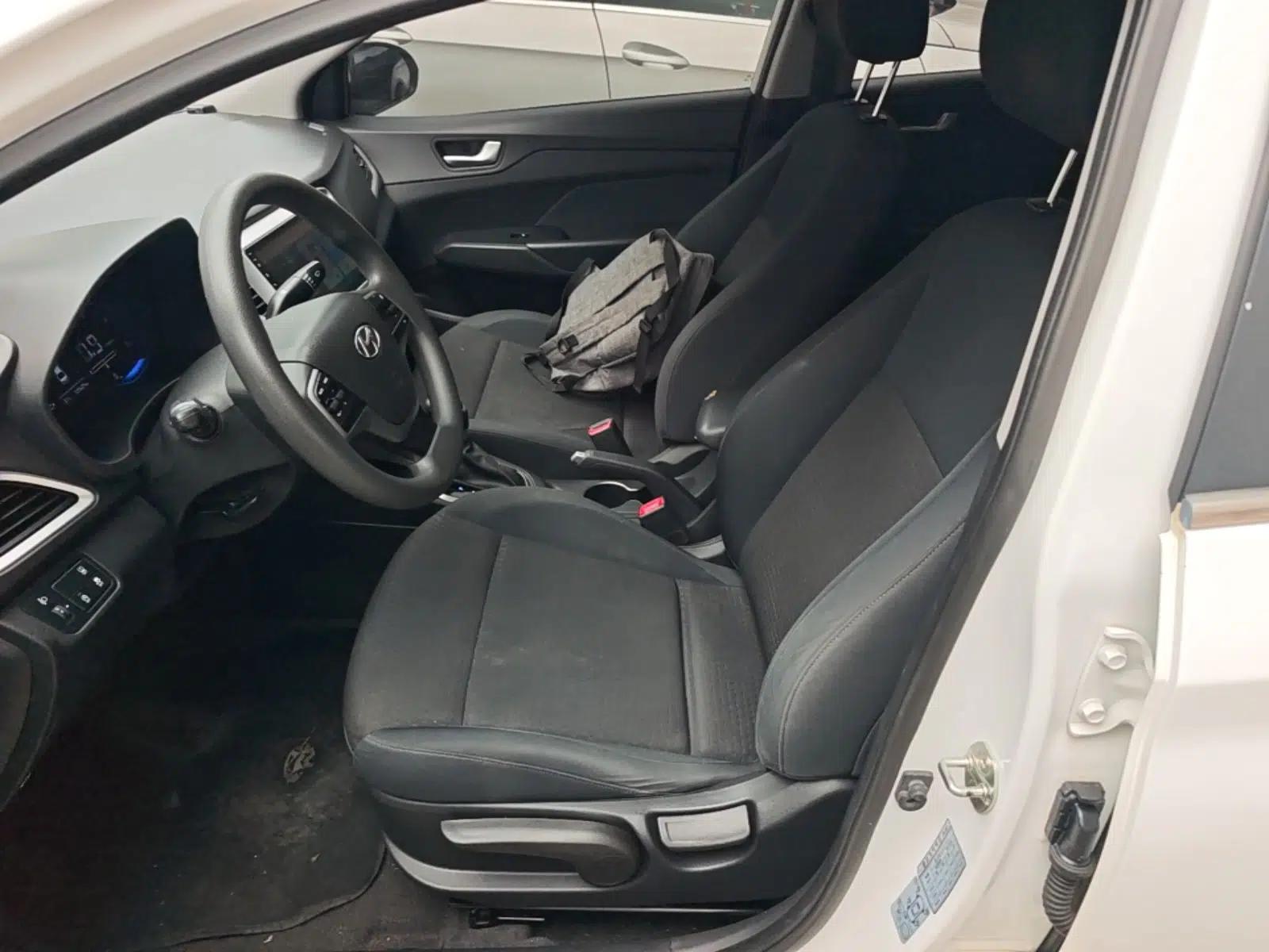 Hyundai Verna (new generation) 2020 1.4L CVT GLS Cool Edition — миниатюра 18