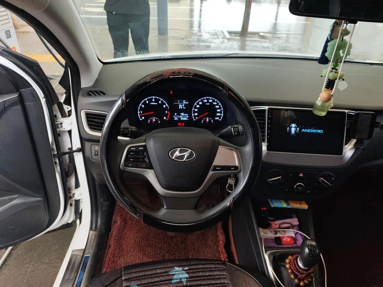 Hyundai Verna (new generation) 2016 1.4L Manual Cool Edition GLS — миниатюра 11