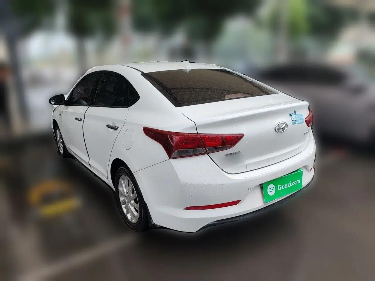 Hyundai Verna (new generation) 2016 1.4L Manual Cool Edition GLS — миниатюра 4